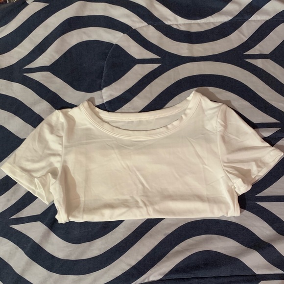 Basic Crop Top 👚 - Picture 4 of 5